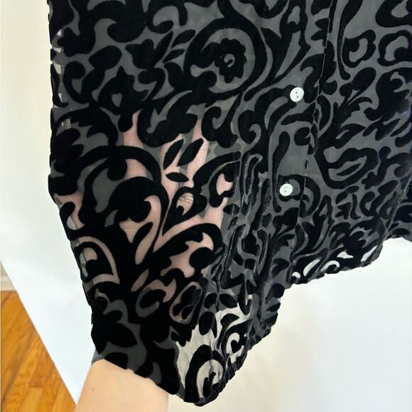Spenser Jeremy Petites Semi Sheet Velvet Paisley Button Down Blouse - Size SP - Picture 4 of 4
